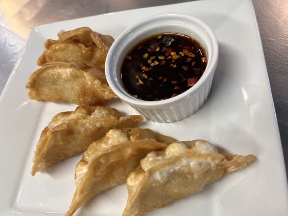 Gyoza (chicken & veg) 5pcs.