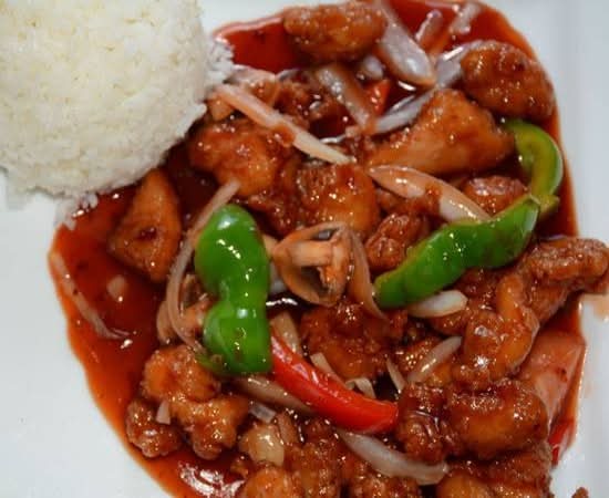 Plat sauté au poulet général tao / General Tao Chicken Stir-Fry Dish