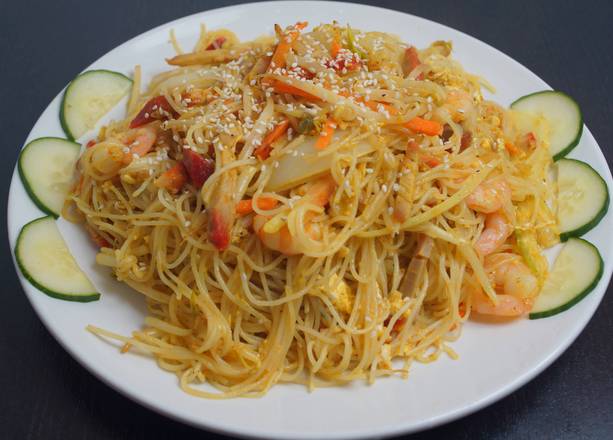Singapore Style Fried Vermicelli (Curry)
