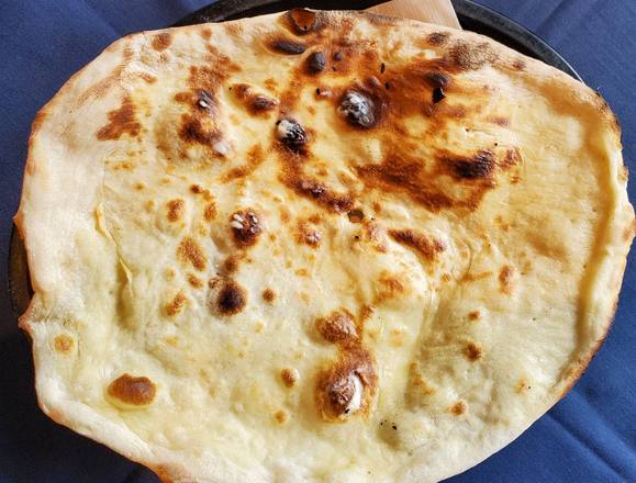 Naan à l'Ail au Beurre / Buttered Garlic Naan