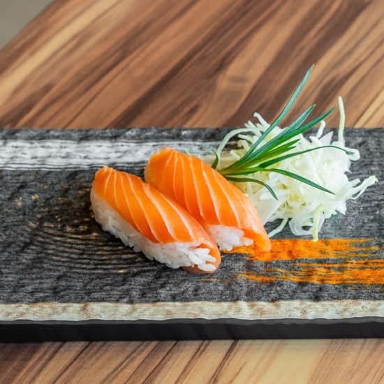 Sake Sushi (2pcs)