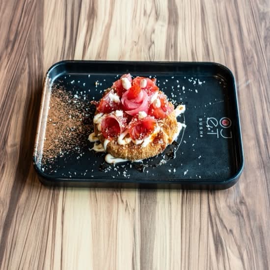 Tuna Pizza (8pcs)