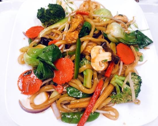 618. Udon Stir Fry Vegetables, Mushrooms, and Tofu