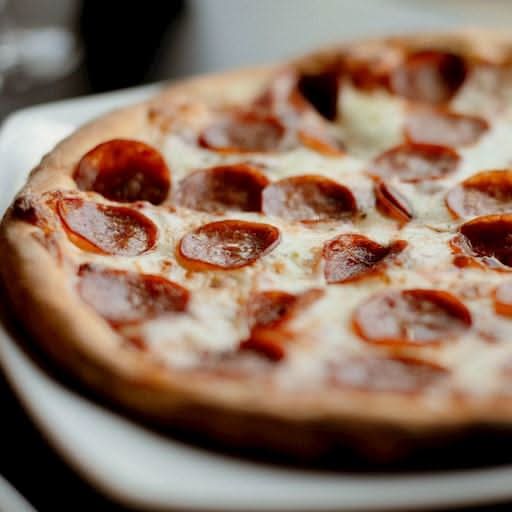 Large Pepperoni Pizza