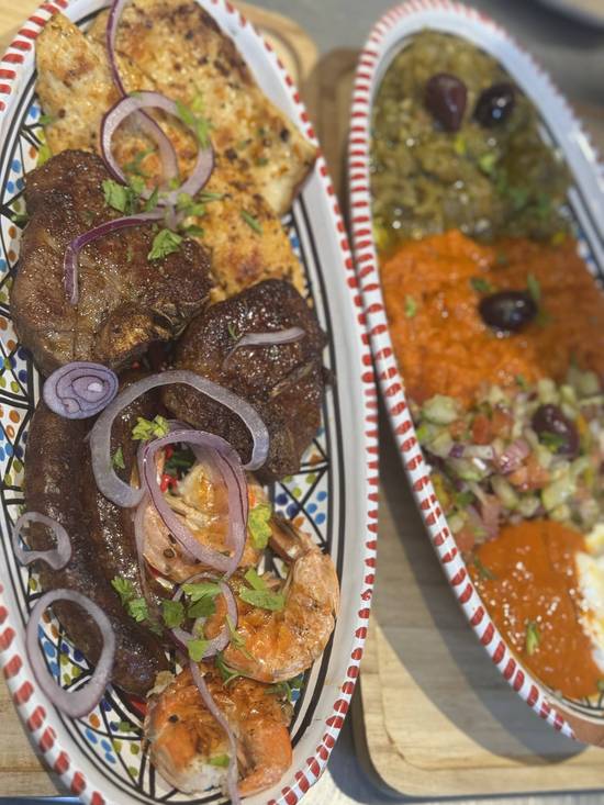 grillades mixte terre (agneau /merguez/ poulet et foie)