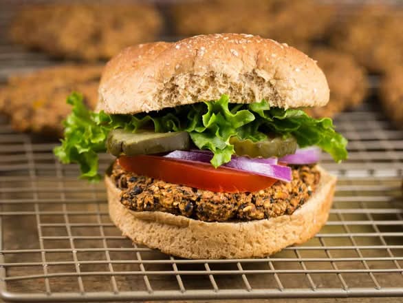 BLACK BEAN BURGER