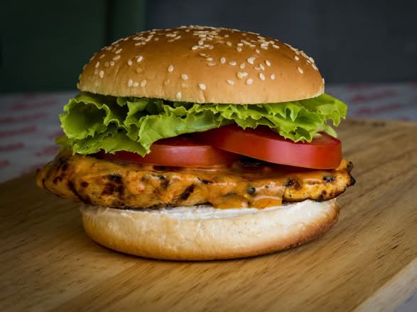 BBQ GRILLED CHICKEN BURGER