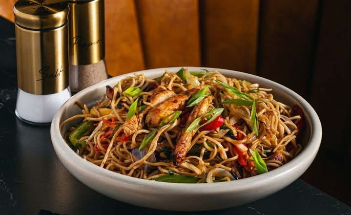 Street Style Chicken Chow Mein