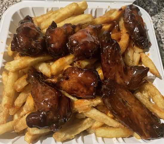 8 bbq wing and fries
