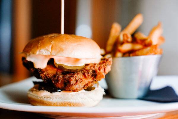 NASHVILLE HOT CHICKEN SANDO