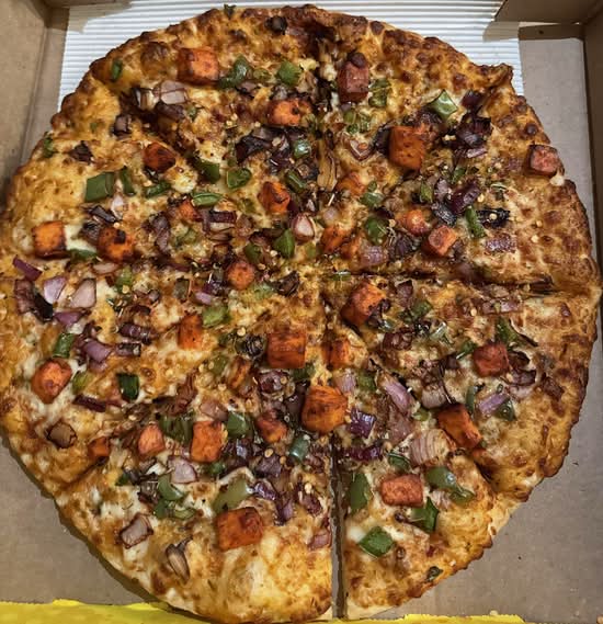 Shahi Paneer Pizza