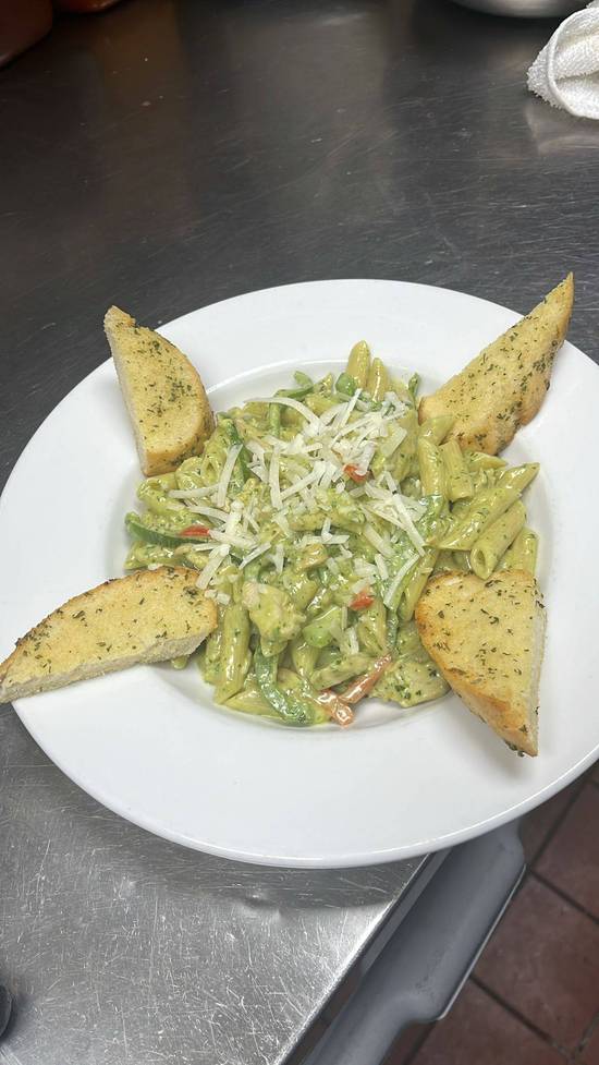 CHICKEN AVOCADO PESTO PENNE PASTA