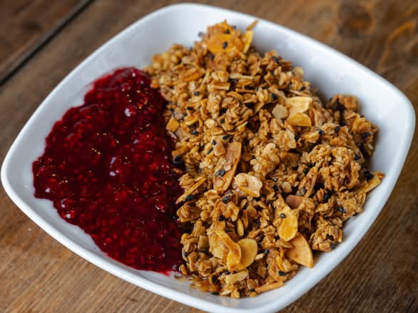⚡Granola Yogurt Parfait