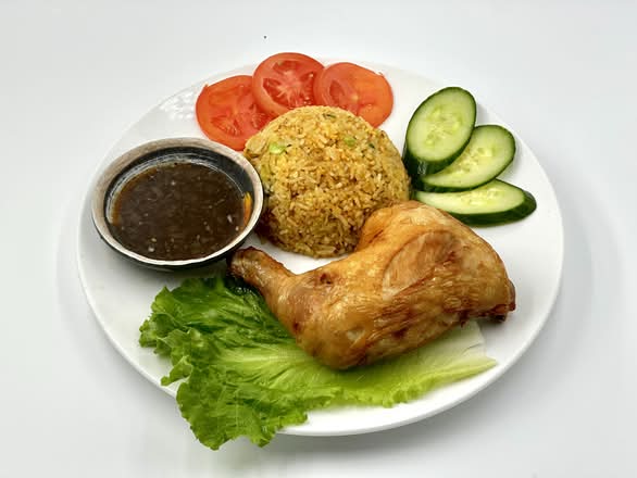 Fried rice with Chicken Thigh - Com Ga Xoi Mo