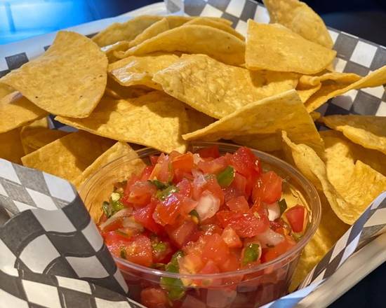 Pico De Gallo & Chips