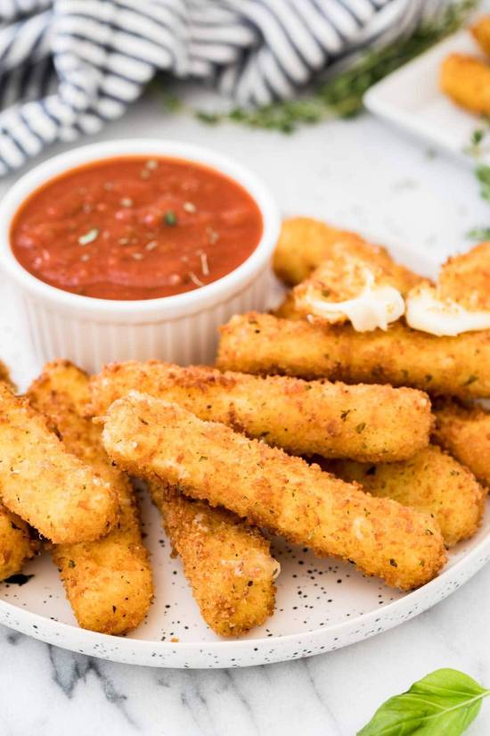 Cheese Sticks (8 Pcs)