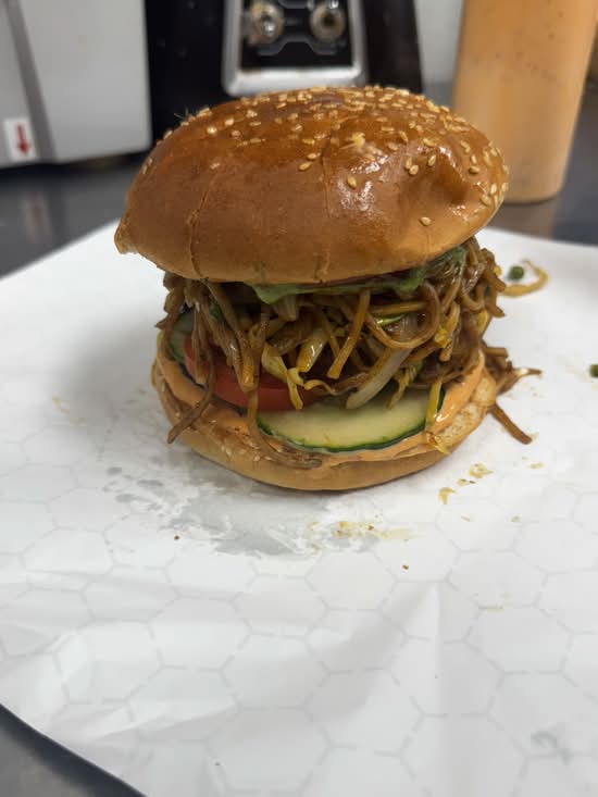Aloo Tikki Noodle Burger