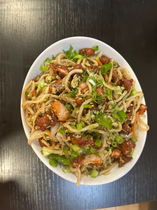 Chicken Noodles Hakka Style