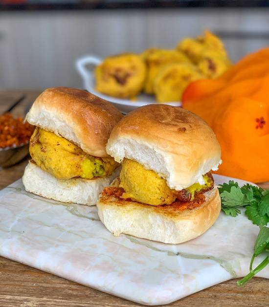 MUMBAI SPECIAL VADA PAV 2PCS