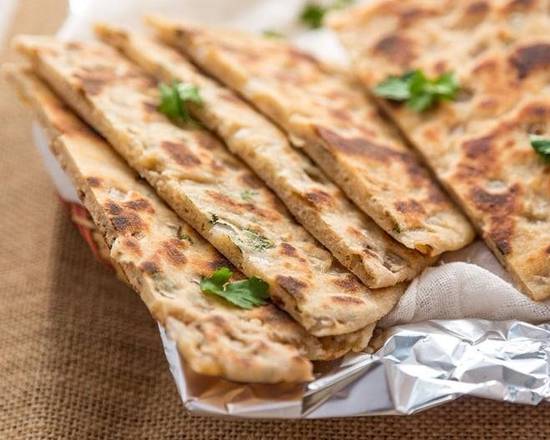 Onion Kulcha With Raita