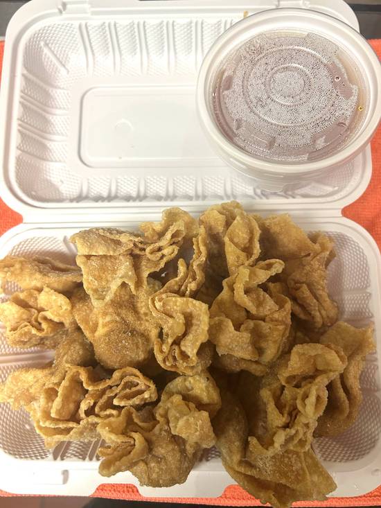 2. Deep-Fried Wonton with Sweet-and-Sour Sauce