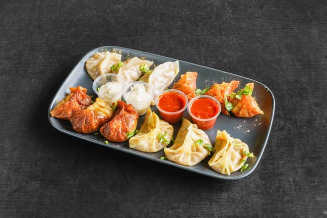 Momos/ Dumplings   (Veg / Chicken)