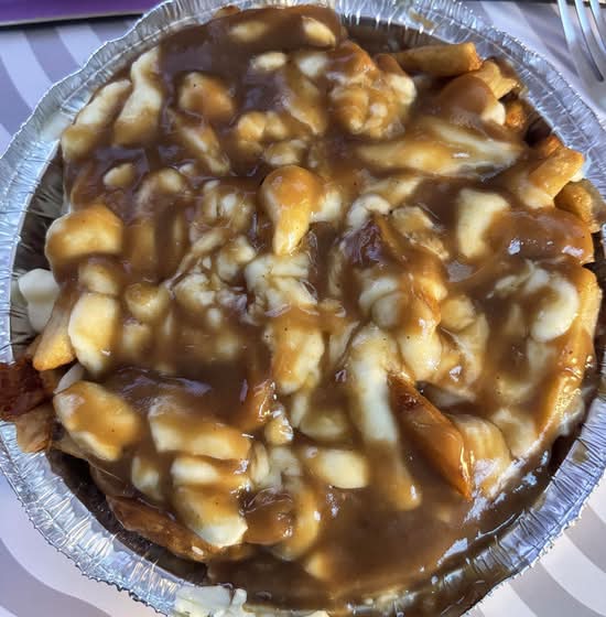 Poutine Dilallo classique / Classic Dilallo Poutine