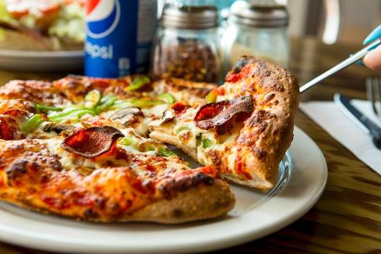 4. Grande pizza toute garnie / Large All Dressed Pizza