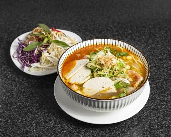 Bún Bò Huế / Hue Spicy Noodles Soup