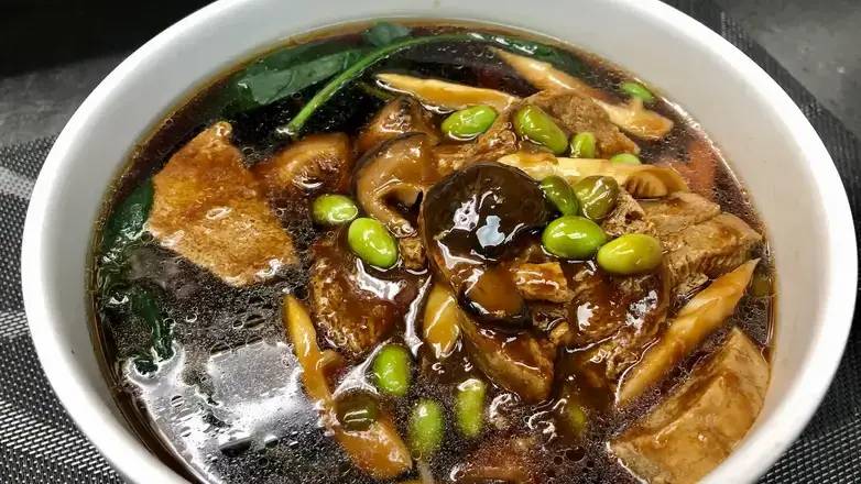 431. Noodles with Green Soy Bean and Chicken Like Vegetable Bean Curd 毛豆素雞麵