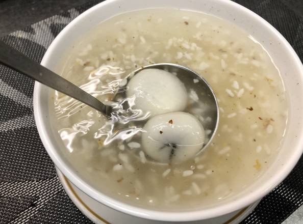 502. Black Sesame Glutinous Rice Ball in Sweet Ferment Rice with Osmathus 桂花釀芝麻湯圓