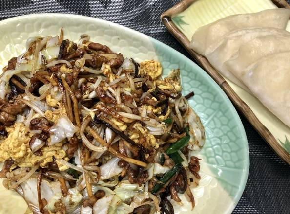 238. Moo Sho Chicken Sautéed Sliced Chicken Eggs and Black Fungus 木須雞