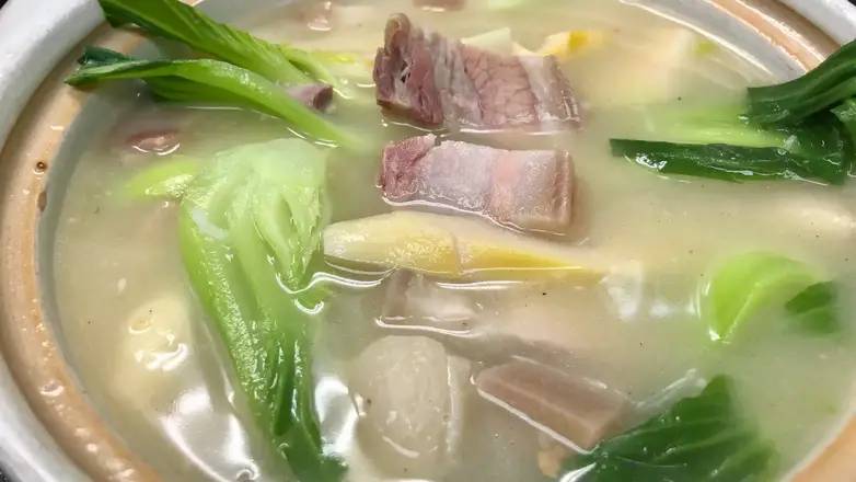 322. Braised Bamboo Shoots Pork and Preserved Pork in Casserole 砂鍋醃篤鮮