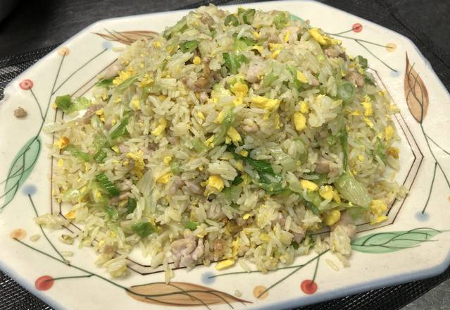 481. Stir-Fried Rice with Vegetable Sally Fish and Diced Chicken 鹹魚雞粒青菜炒飯