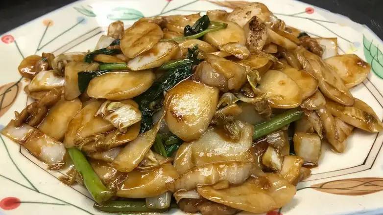 403. Fried Rice Cake with Greens and Shredded Pork Shanghai Style 上海炒年糕