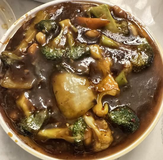 Kung Pao Mix Vegetable with Peanuts