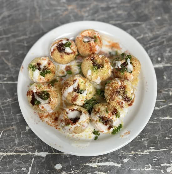 Dahi Puri (Meethae Gol Gappe)