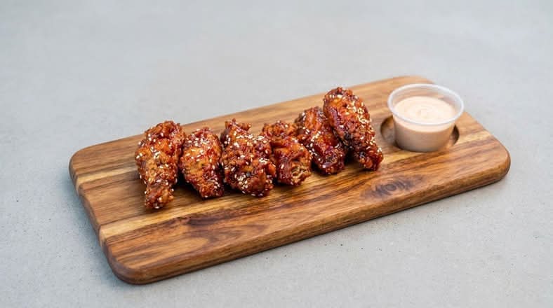 Honey Sriracha Wings (6 pcs)