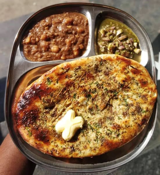 Amritsari Kulcha Plate / Assiette de Kulcha d'Amritsar