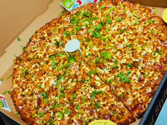 Butter Chicken Pizza