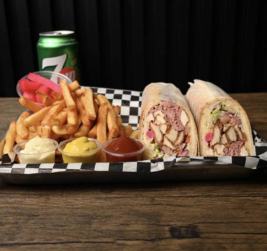 Club sandwich with 50 Grams of smoke meat