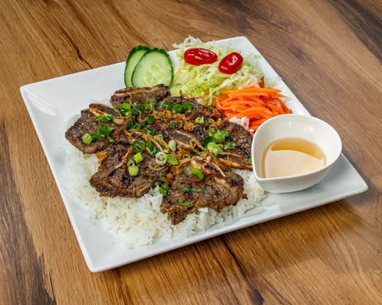 Lemongrass Beef Short Ribs on Rice | Com Suon Bo (Halal + Gluten Free)