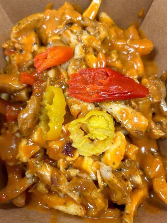 Butter Chicken Poutine 🍁