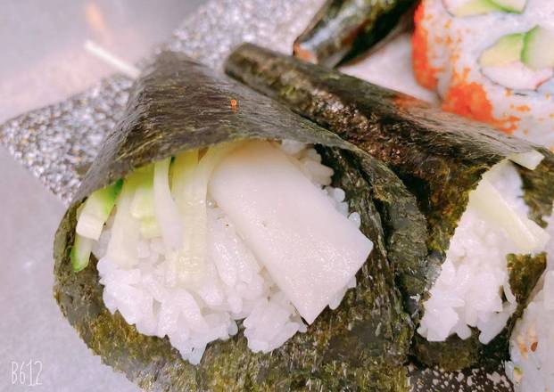 Tuna Hand Roll (1 pc)