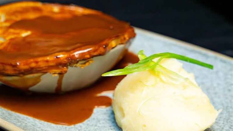 Steak & Mushroom Pie