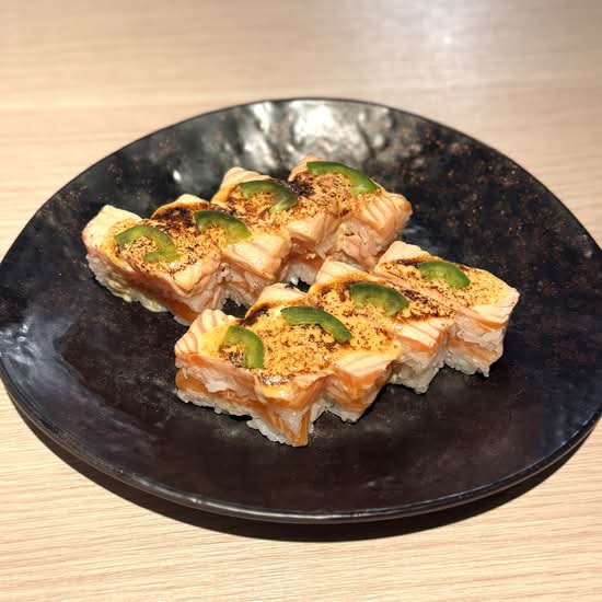 Aburi Salmon Sushi (Torched)