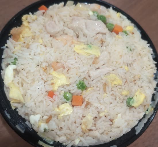 Pineapple Fried Rice (Chicken & Shrimp)