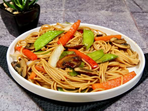 LG Veggie Lo Mein