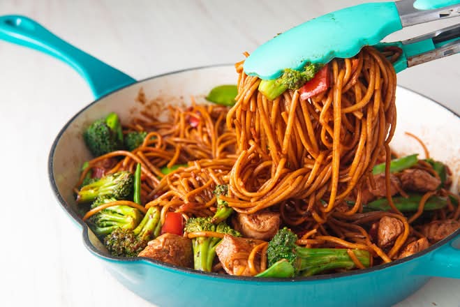 LG Chicken Lo Mein