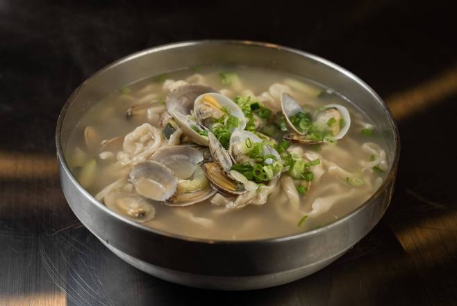 Clam Kalguksu